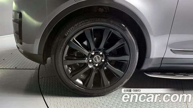 Land Rover Discovery 5 2018 — фото 5 из 20