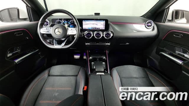 Mercedes-Benz GLA-Class 2022 — Şəkil 7/20