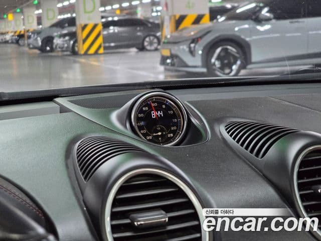 Porsche 718 Boxster 2018 — Photo 2/20