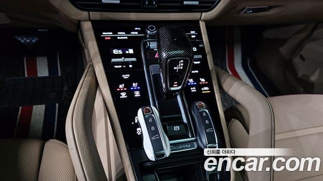 Porsche Cayenne 2022 — фото 9 из 20