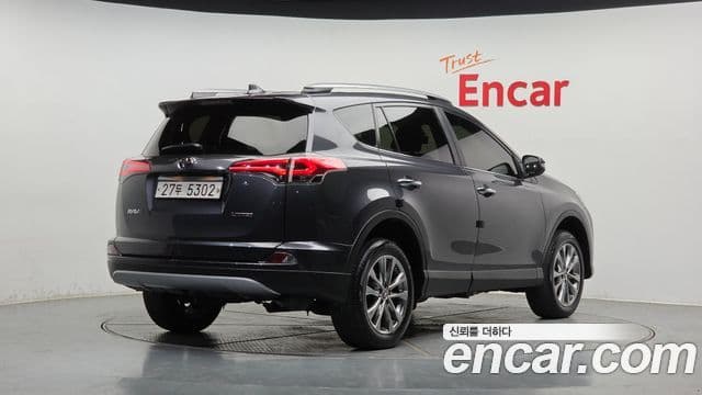 Toyota RAV4 2018 — Photo 15/20