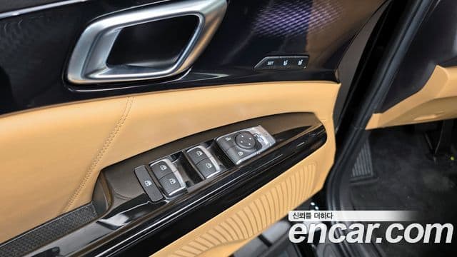 Kia Carnival 2022 — Фото 19/20