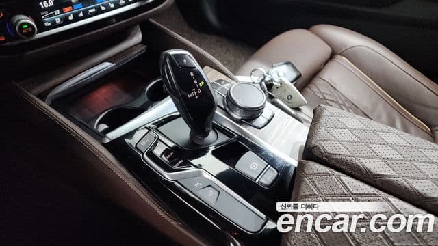 BMW 5 Series 2018 — фото 9 из 20