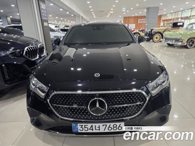 Mercedes-Benz E-Class 2025 — фото 1 из 12