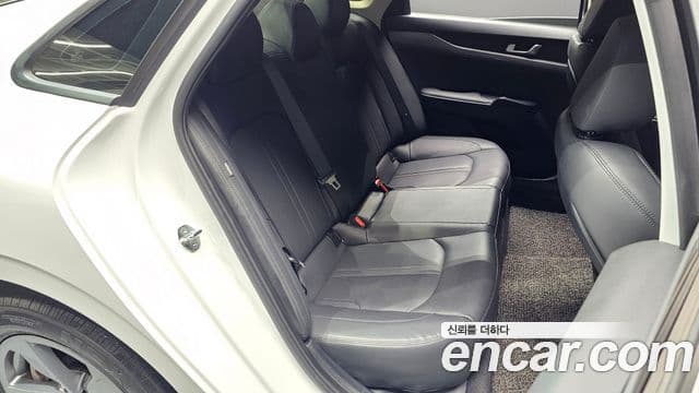 Kia K5 2022 — фото 11 из 20