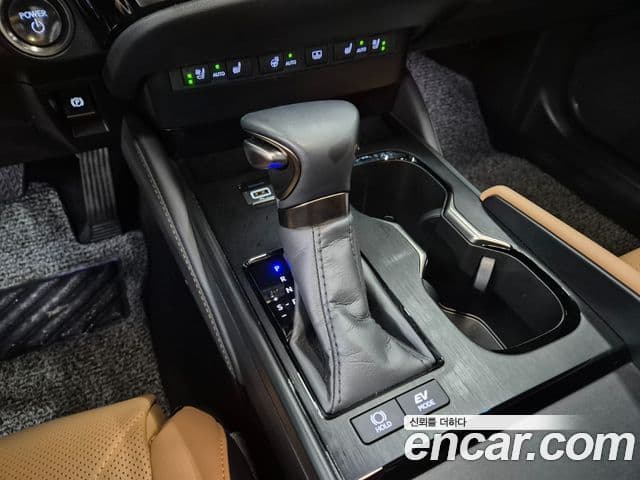 Lexus ES300h 2024 — фото 8 из 20