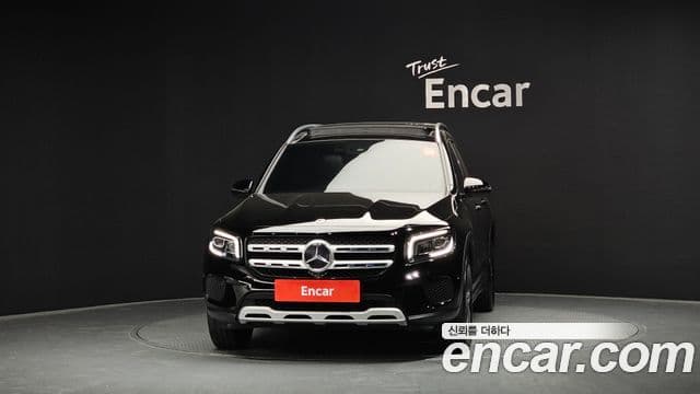 Mercedes-Benz GLB-Class 2021 — ფოტო 13/20