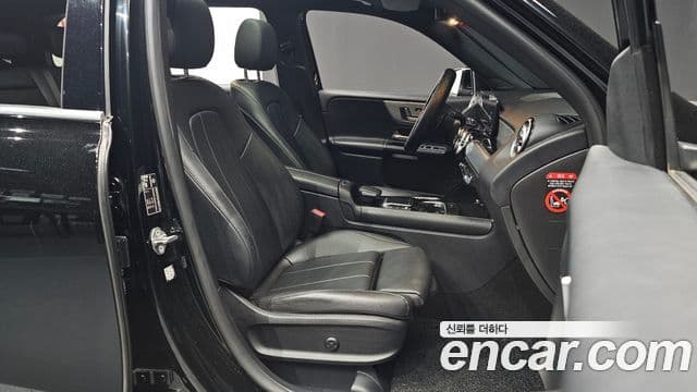 Mercedes-Benz GLB-Class 2021 — ფოტო 19/20