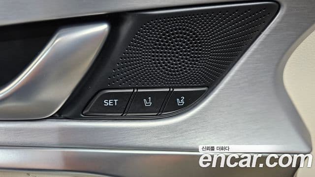 Genesis G70 2018 — Photo 20/40