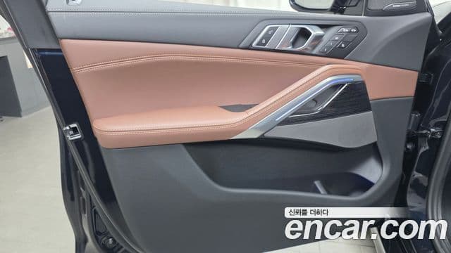 BMW X6 2025 — Photo 25/32