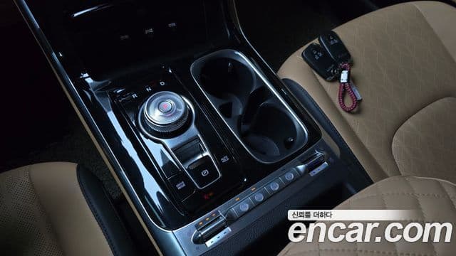 Kia Carnival 2023 — Şəkil 9/20