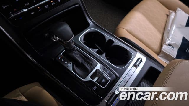 Kia Carnival 2021 — фото 9 из 20