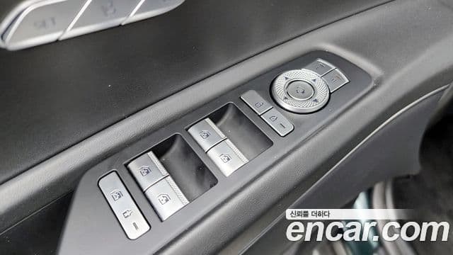 Genesis GV80 2021 — Photo 26/35