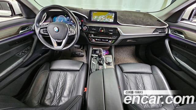 BMW 5 Series 2018 — ფოტო 7/20