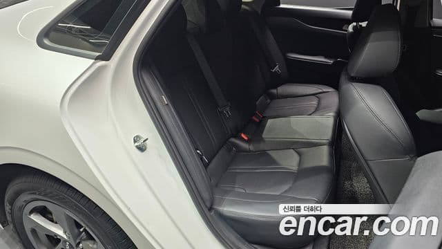 Kia K5 2023 — фото 12 из 20