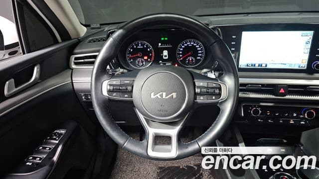 Kia K5 2023 — фото 13 из 20