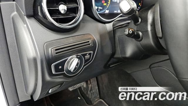 Mercedes-Benz GLC-Class 2022 — Photo 14/32