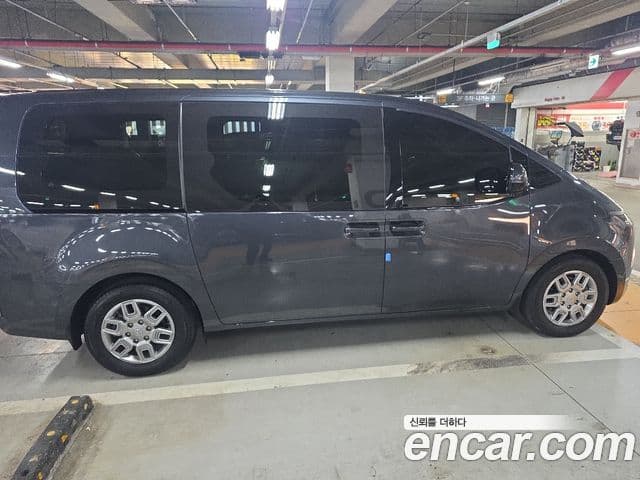 Hyundai Staria 2021 — фото 10 из 20