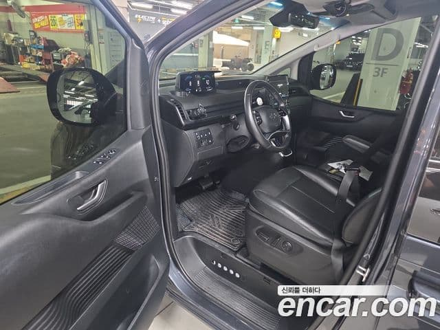 Hyundai Staria 2021 — фото 20 из 20