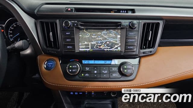 Toyota RAV4 2018 — ფოტო 12/20