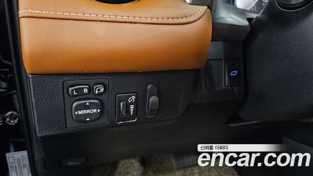 Toyota RAV4 2018 — ფოტო 20/20