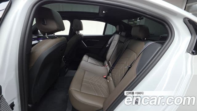 BMW 5 Series 2025 — ფოტო 12/20