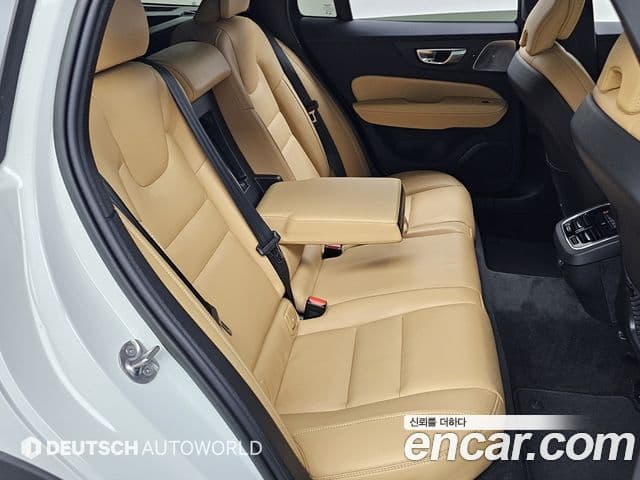 Volvo V60 Cross Country 2023 — Şəkil 11/20