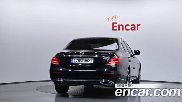 Mercedes-Benz E-Class 2020 — фото 4 из 20