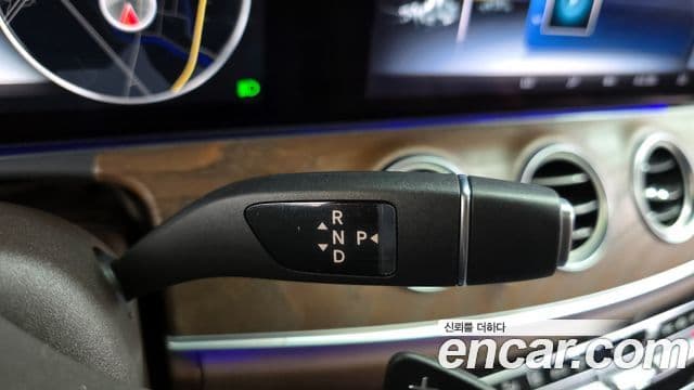Mercedes-Benz E-Class 2020 — фото 9 из 20