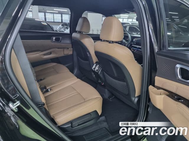 Kia Sorento 2023 — Şəkil 13/18
