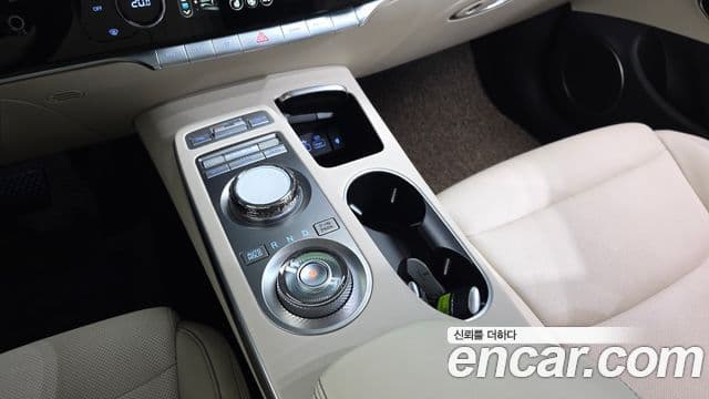 Genesis GV70 2021 — Şəkil 9/20