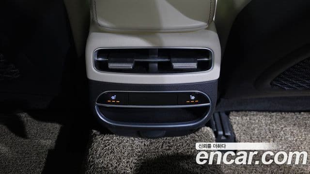 Genesis GV70 2021 — Şəkil 18/20