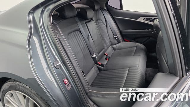 Genesis G70 2018 — ფოტო 11/20