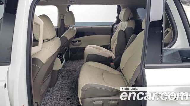 Kia Carnival 2023 — Фото 11/20