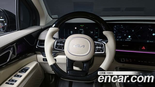 Kia Carnival 2024 — фото 12 из 20