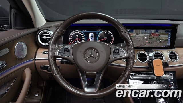 Mercedes-Benz E-Class 2018 — фото 14 из 20
