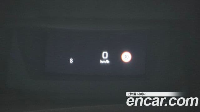 Mercedes-Benz E-Class 2018 — фото 18 из 20