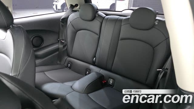 Mini Cooper 2022 — фото 11 из 20