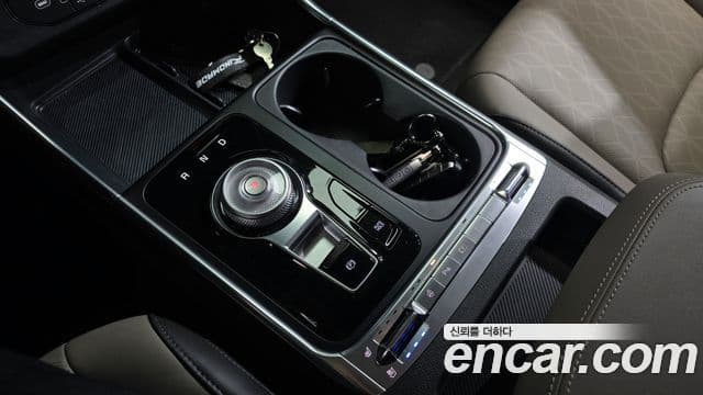 Kia Carnival 2024 — фото 9 из 20