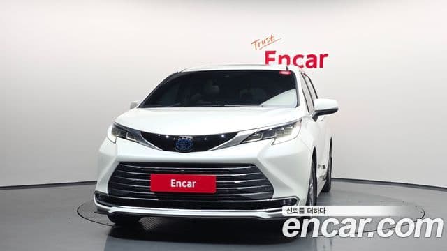 Toyota Sienna 2021 — ფოტო 3/20