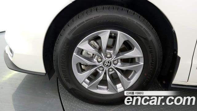 Toyota Sienna 2021 — фото 5 из 20