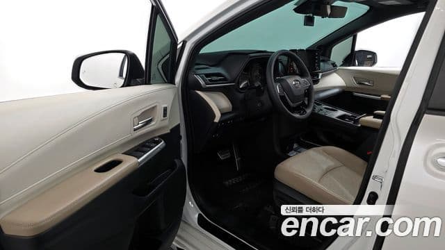 Toyota Sienna 2021 — ფოტო 10/20