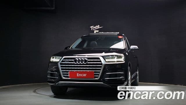 Audi Q7 2019 — ფოტო 3/20