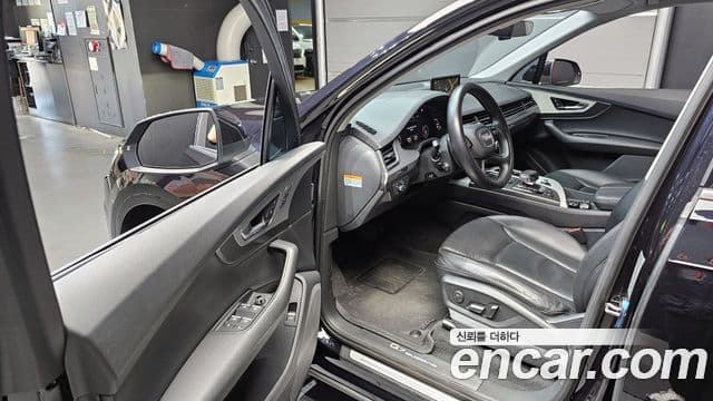 Audi Q7 2019 — ფოტო 10/20