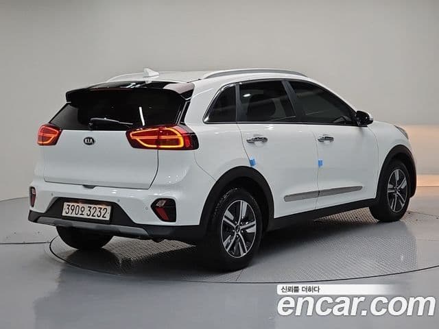Kia Niro 2021 — фото 3 из 19