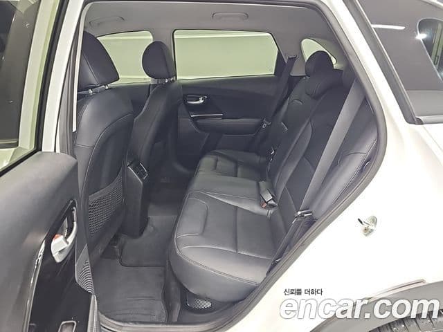 Kia Niro 2021 — фото 11 из 19