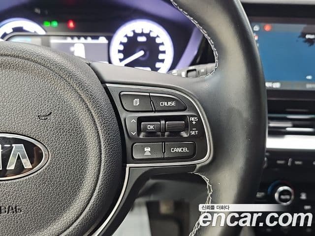 Kia Niro 2021 — фото 16 из 19