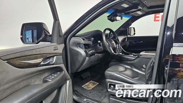 Cadillac Escalade 2019 — фото 9 из 20