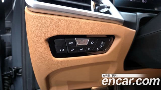 BMW 3 Series 2025 — Photo 28/30