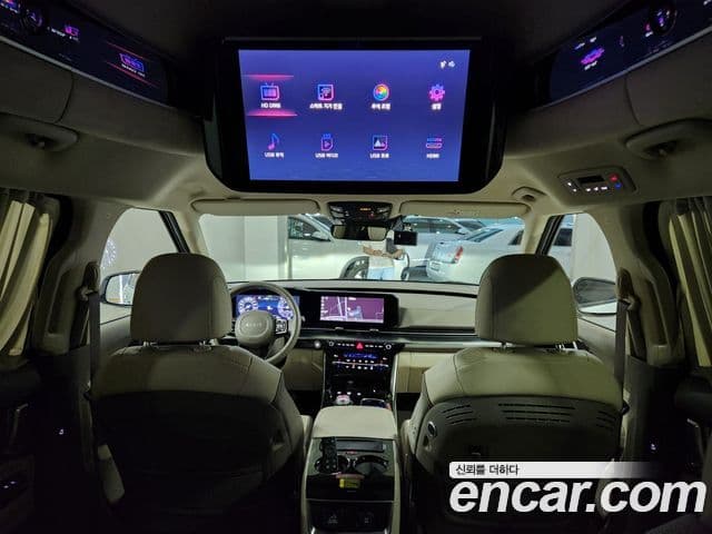 Kia Carnival 2022 — ფოტო 13/19